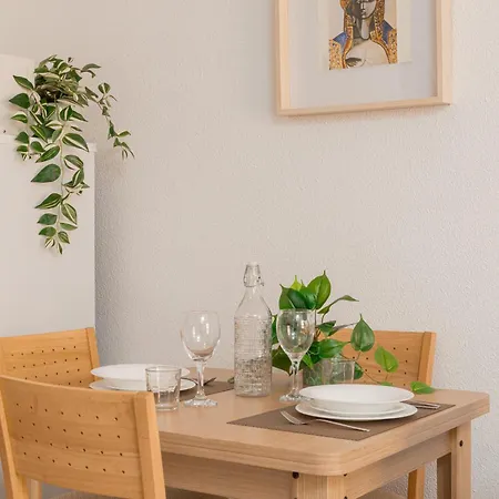 C18 Lovely Apartment In Malagueta Beach Málaga Buitenkant foto